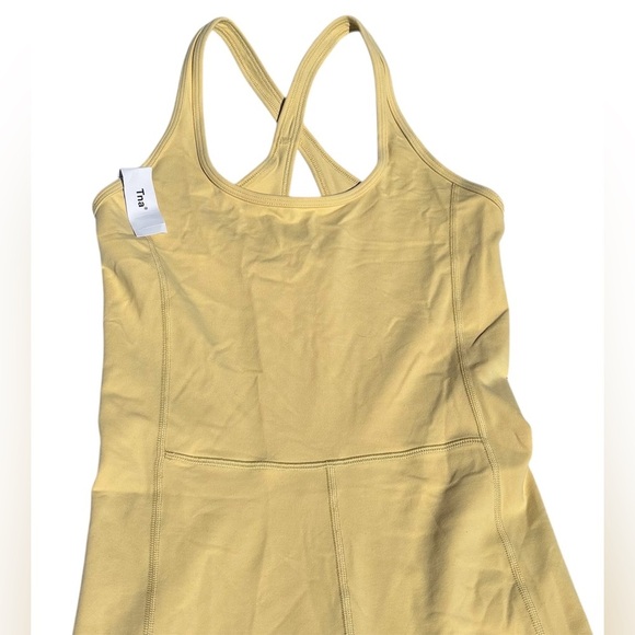 NWT Aritizia TNA TNALIFE Surge Romper Wheat Yellow Medium - Picture 5 of 8